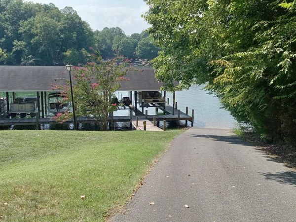 0 Leeward DR, Moneta, VA 24121