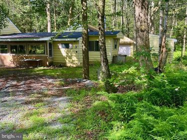 20 YELLOW FEATHER PATH, GOULDSBORO, PA 18424