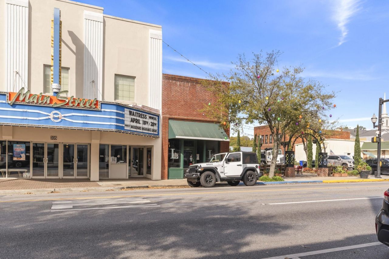 337 Main St.  Photo 6