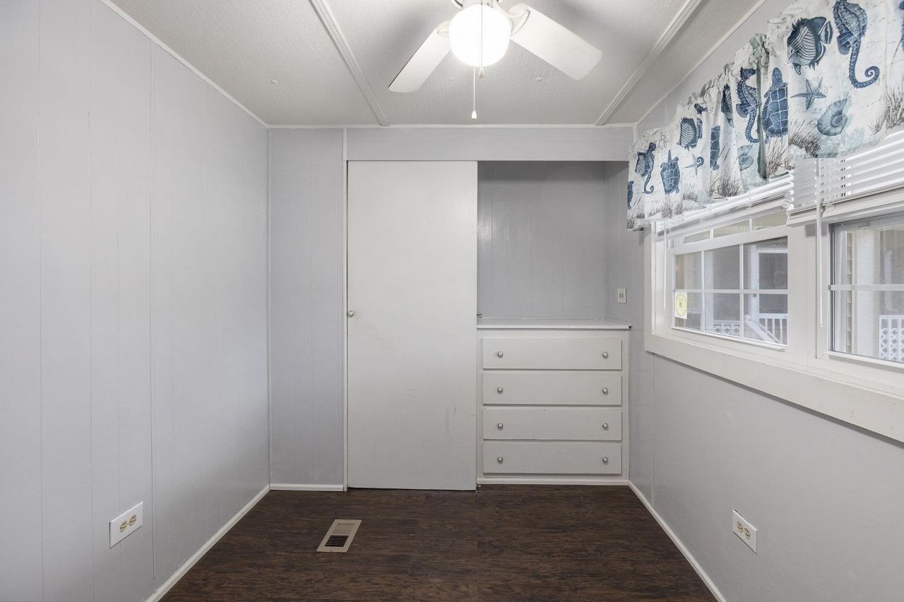 9700 Kings Rd. Photo 13