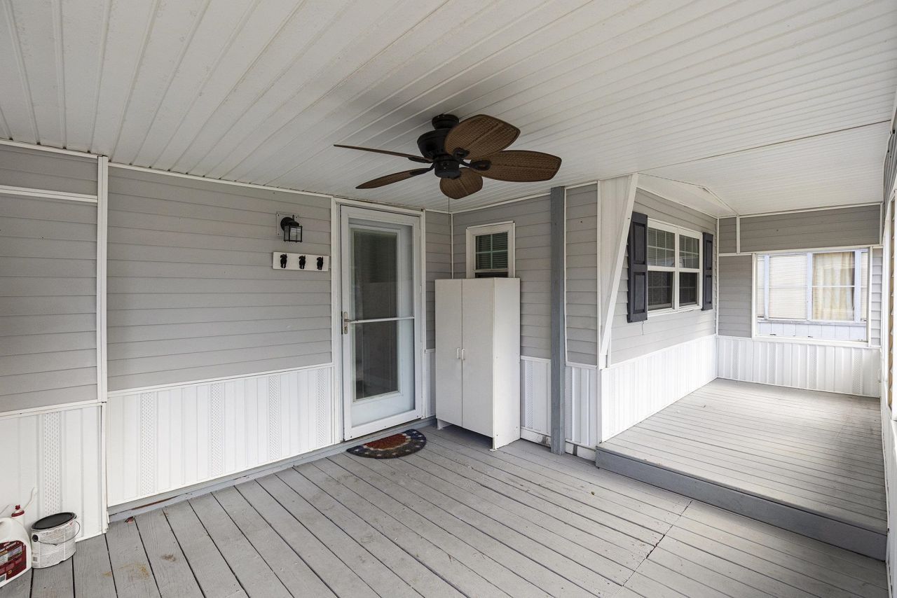 9700 Kings Rd. Photo 4