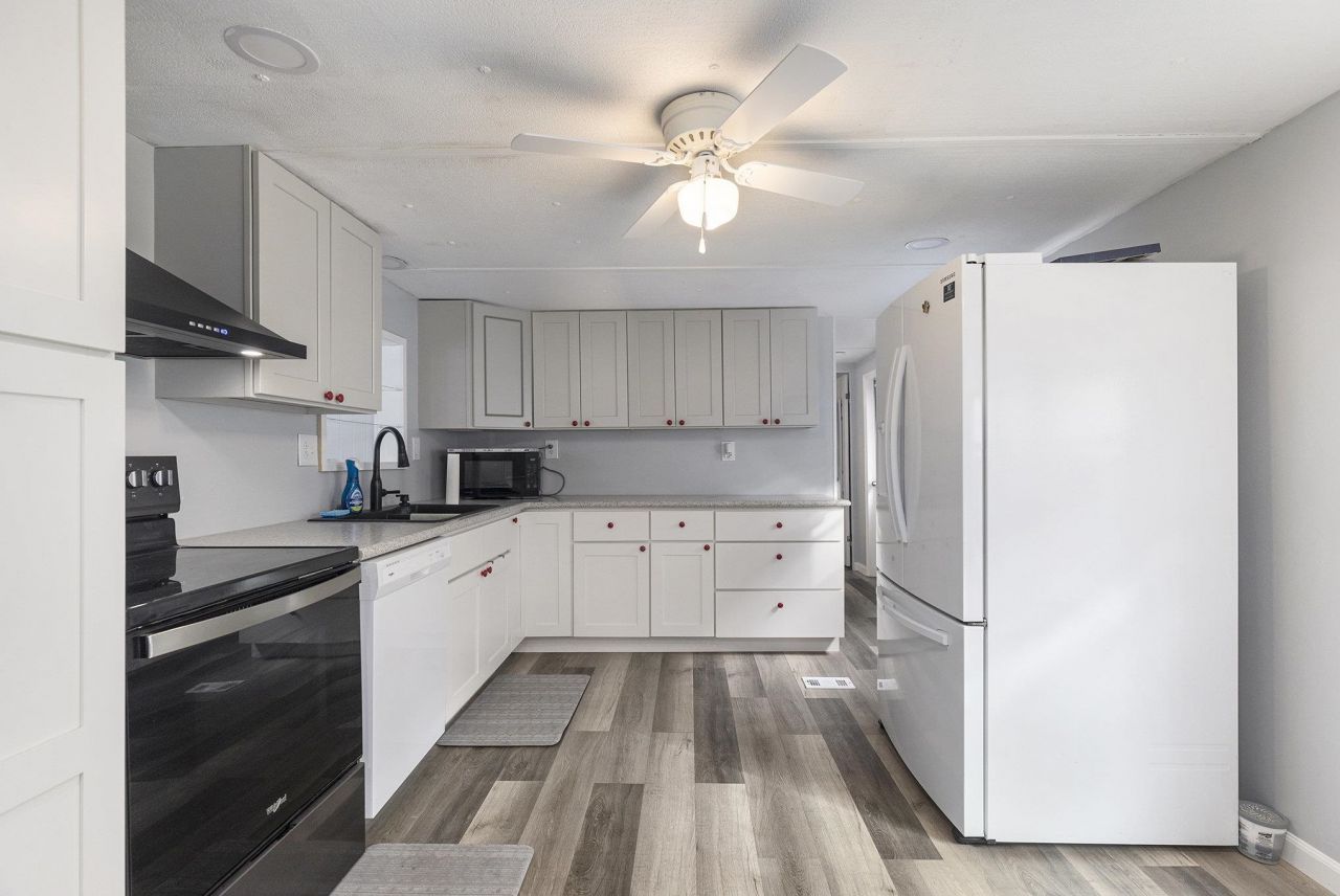 9700 Kings Rd. Photo 8