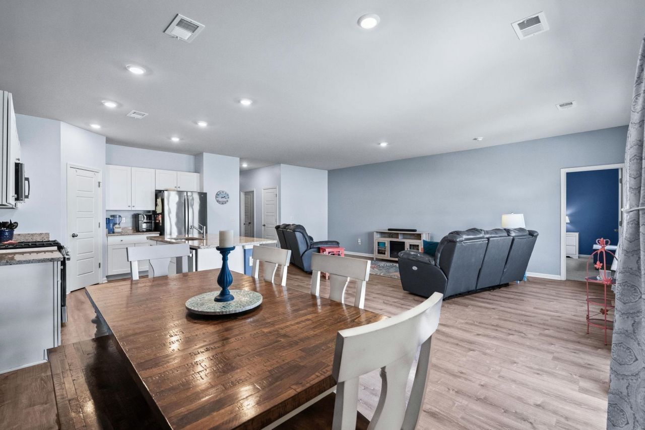 172 Fox Rae Dr. Photo 18