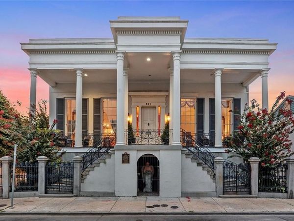 521 DAUPHINE Street, New Orleans, LA 70112