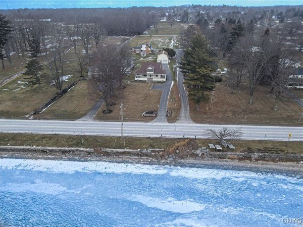 6790 E Lake Road, Auburn, NY 13021
