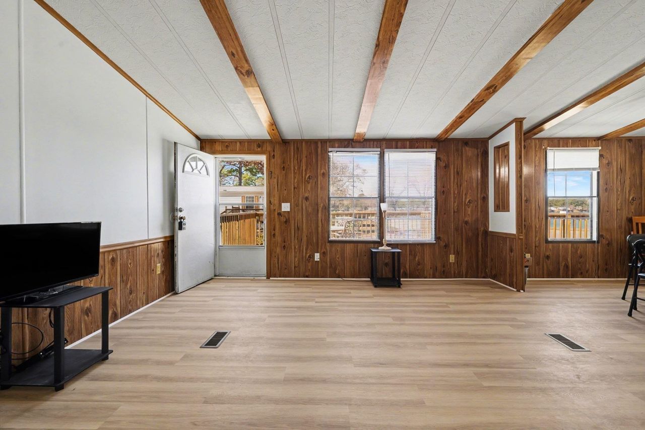 1529 Virgo Ln. Photo 11