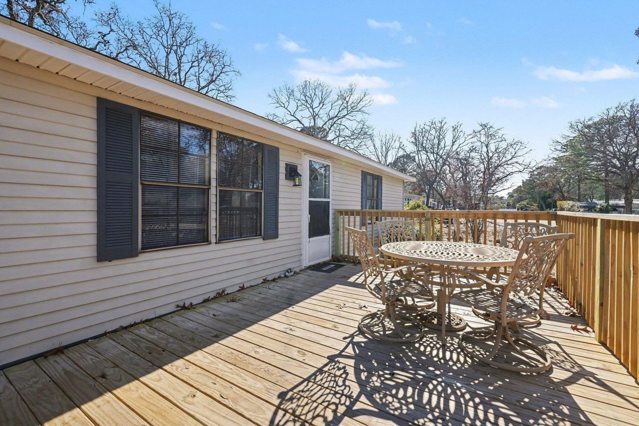 1529 Virgo Ln. Photo 4