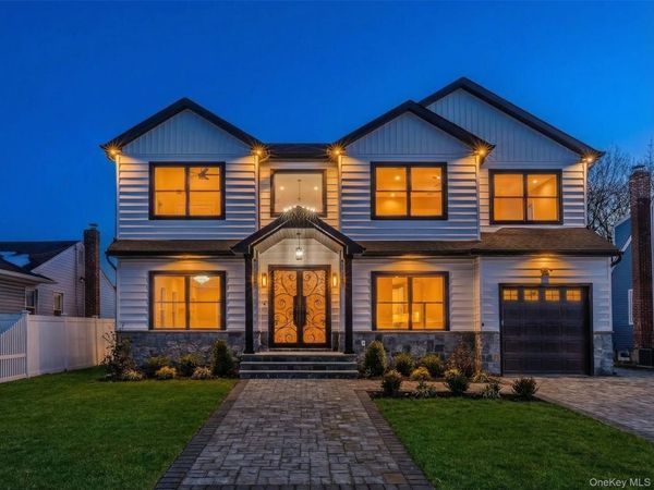 3860 Hudson Avenue, Seaford, NY 11783