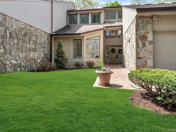 3 Willada Lane, Glen Cove, NY 11542