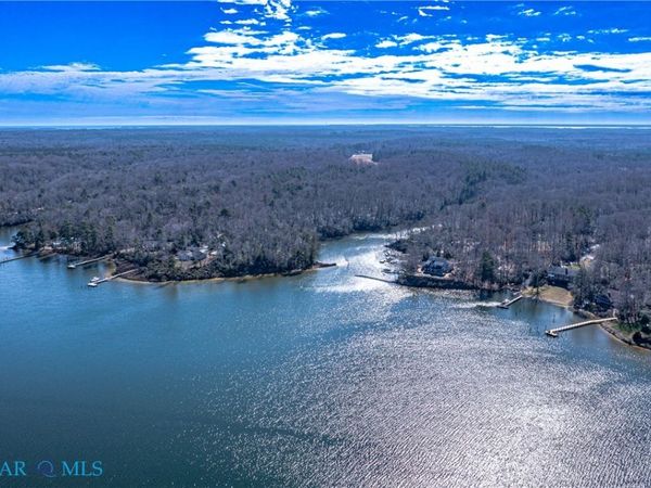 407 Loblolly Road , Weems, VA 22576