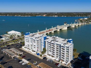 500 TREASURE ISLAND CAUSEWAY, Unit 704, TREASURE ISLAND, FL 33706