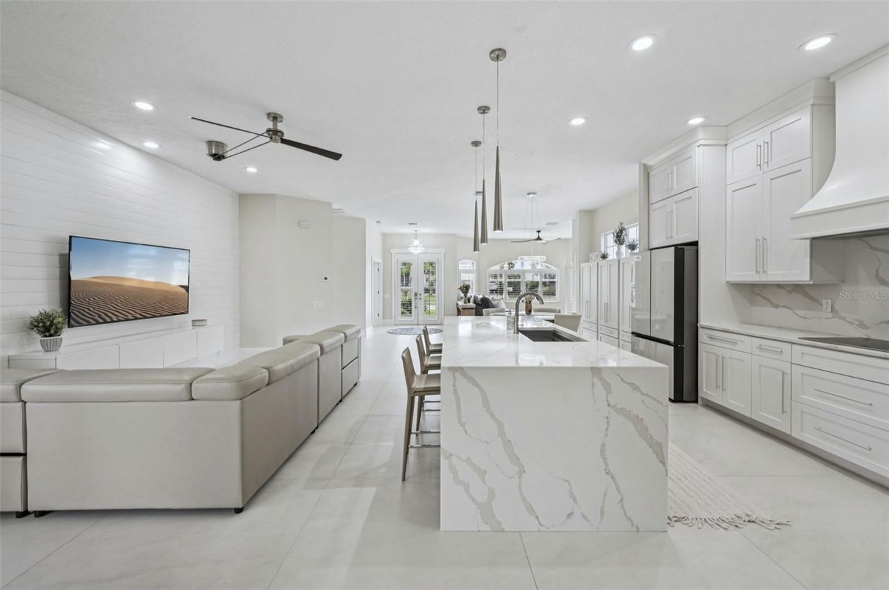 4611 Shark Drive, Bradenton, FL 34208 Photo