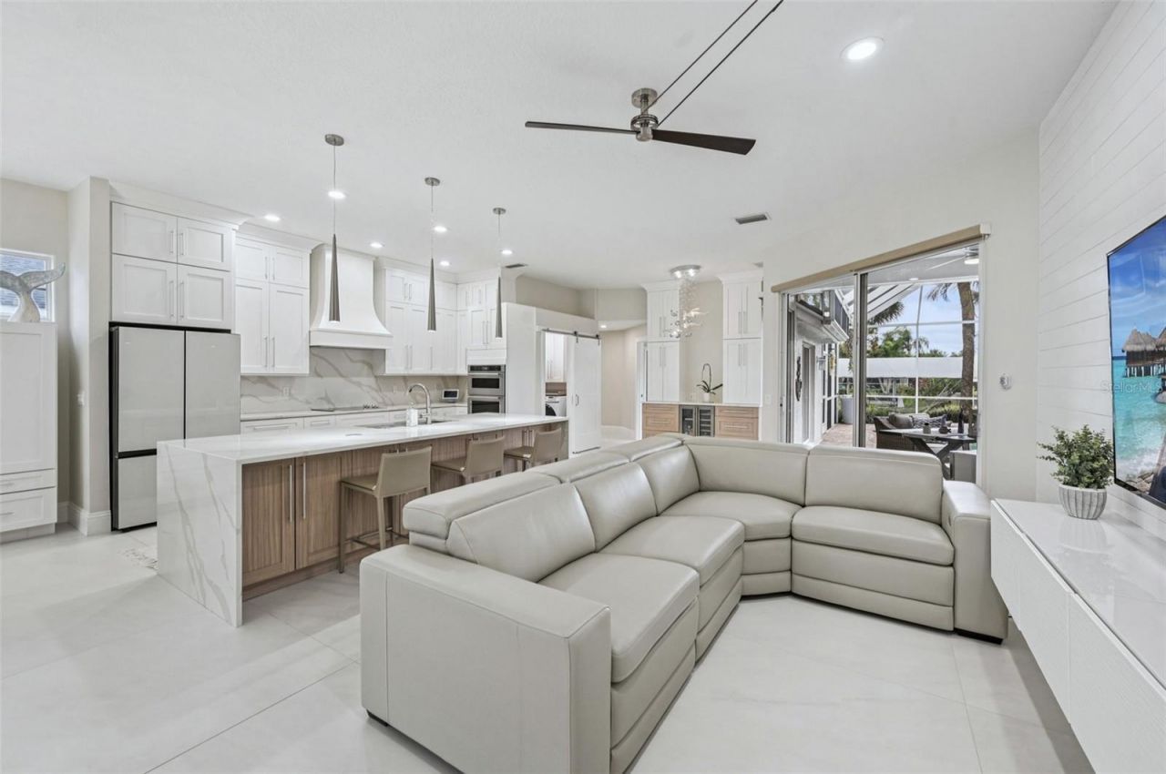 4611 Shark Drive, Bradenton, FL 34208 Photo