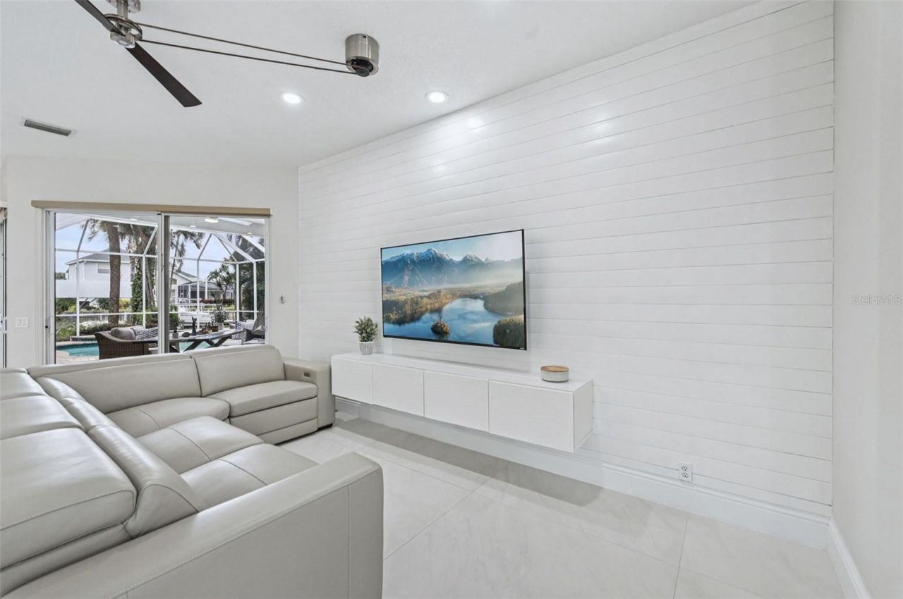 4611 Shark Drive, Bradenton, FL 34208 Photo