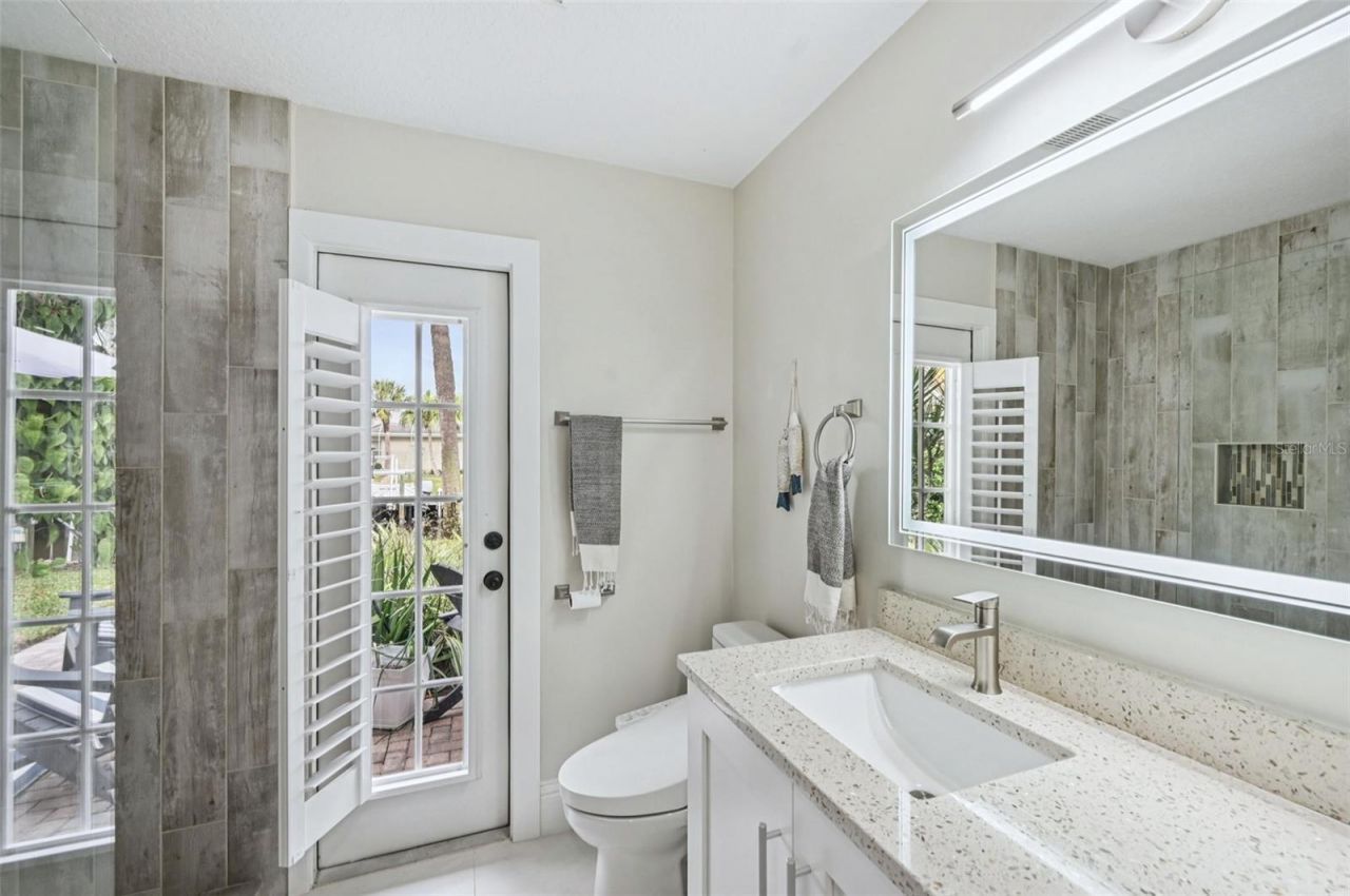 4611 Shark Drive, Bradenton, FL 34208 Photo