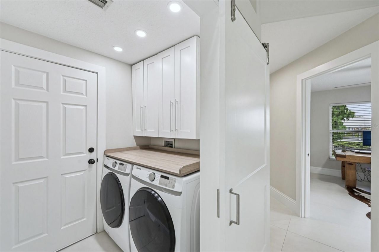 4611 Shark Drive, Bradenton, FL 34208 Photo