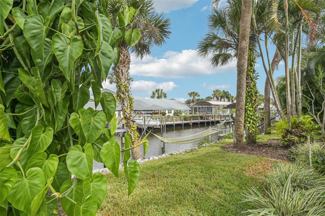 4611 Shark Drive, Bradenton, FL 34208 Photo