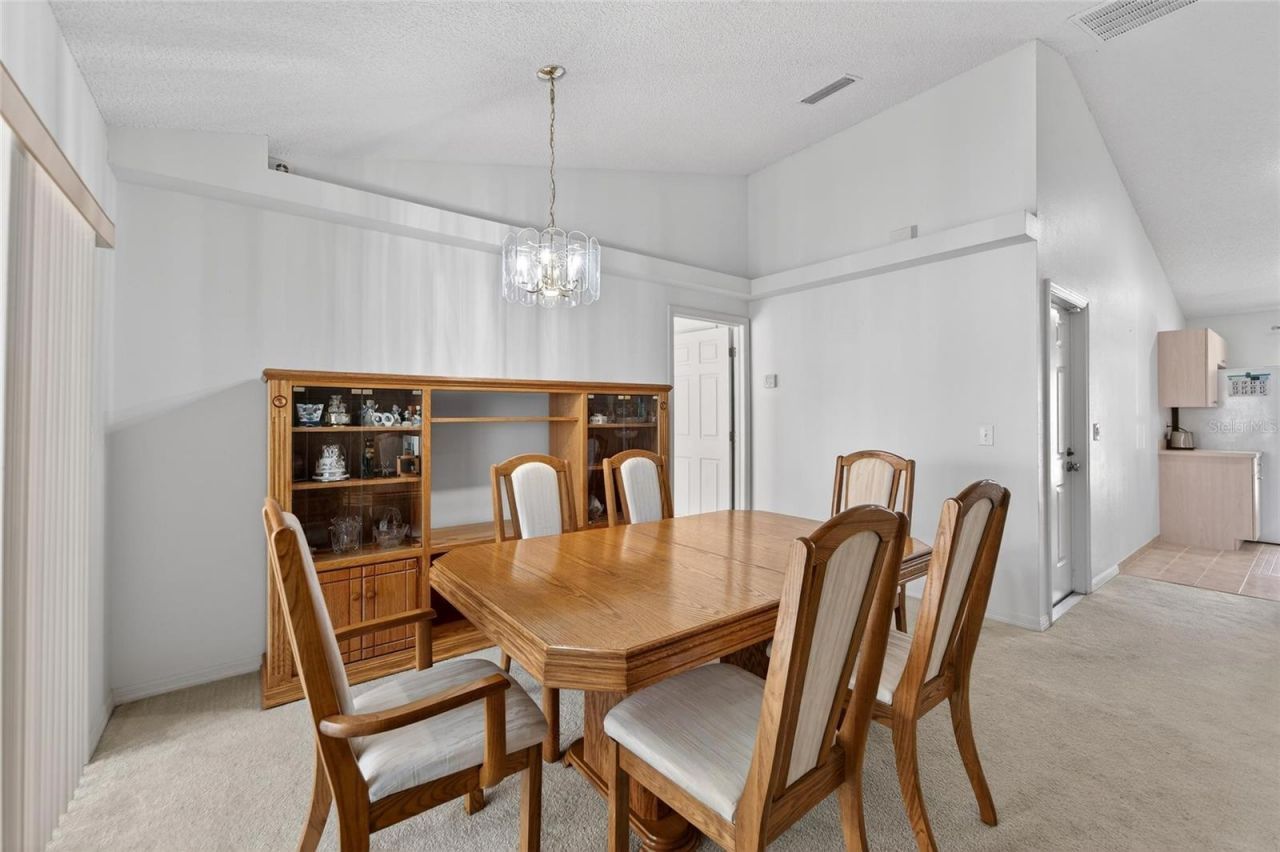 512 Atwood Avenue N, Saint Petersburg, FL 33702 Photo