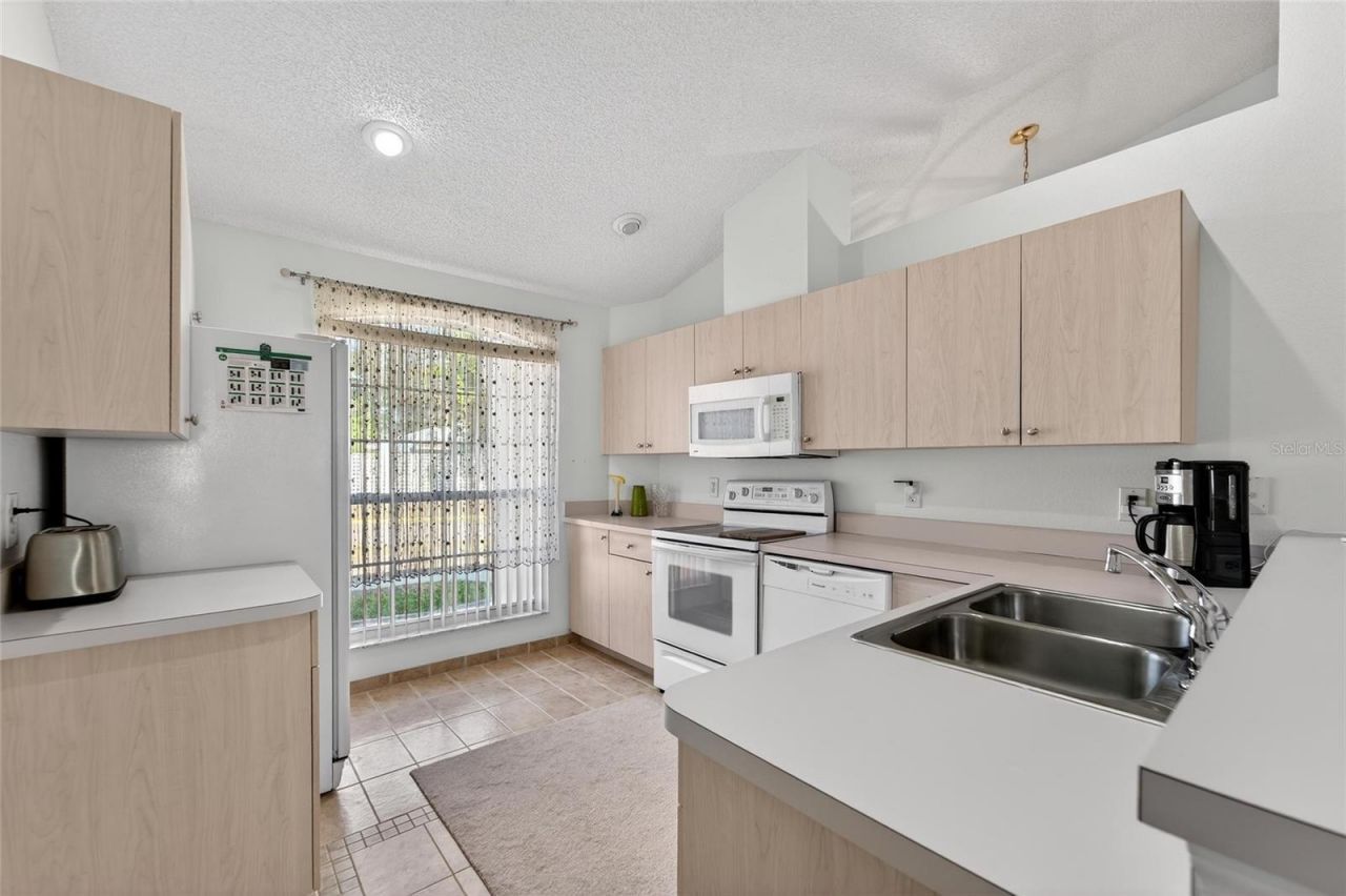 512 Atwood Avenue N, Saint Petersburg, FL 33702 Photo