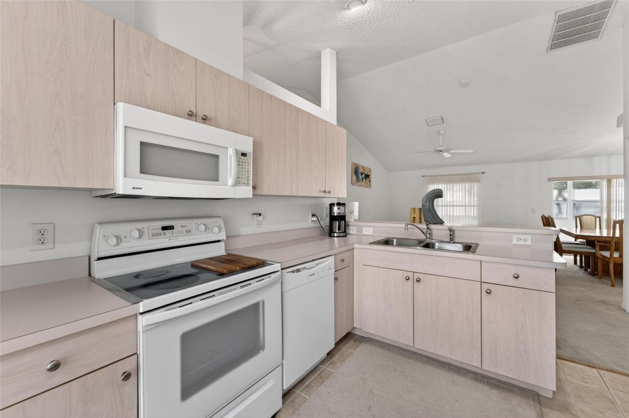 512 Atwood Avenue N, Saint Petersburg, FL 33702 Photo