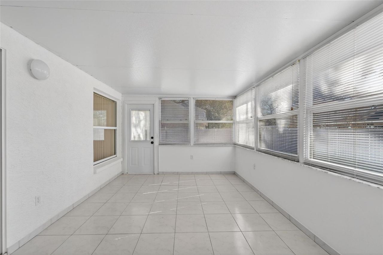 512 Atwood Avenue N, Saint Petersburg, FL 33702 Photo