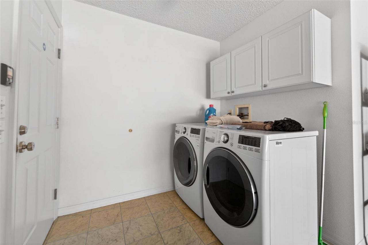 512 Atwood Avenue N, Saint Petersburg, FL 33702 Photo