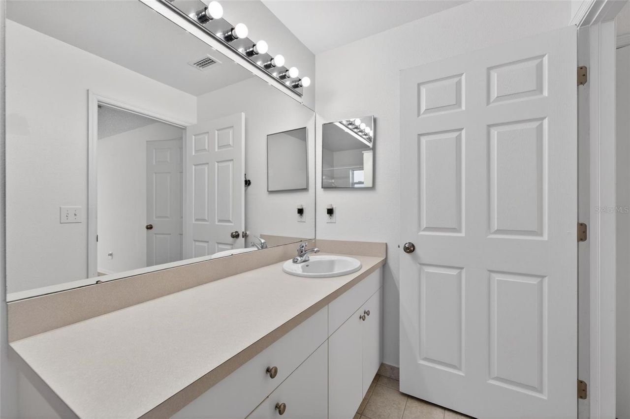 512 Atwood Avenue N, Saint Petersburg, FL 33702 Photo