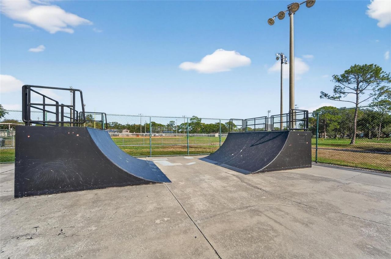 512 Atwood Avenue N, Saint Petersburg, FL 33702 Photo