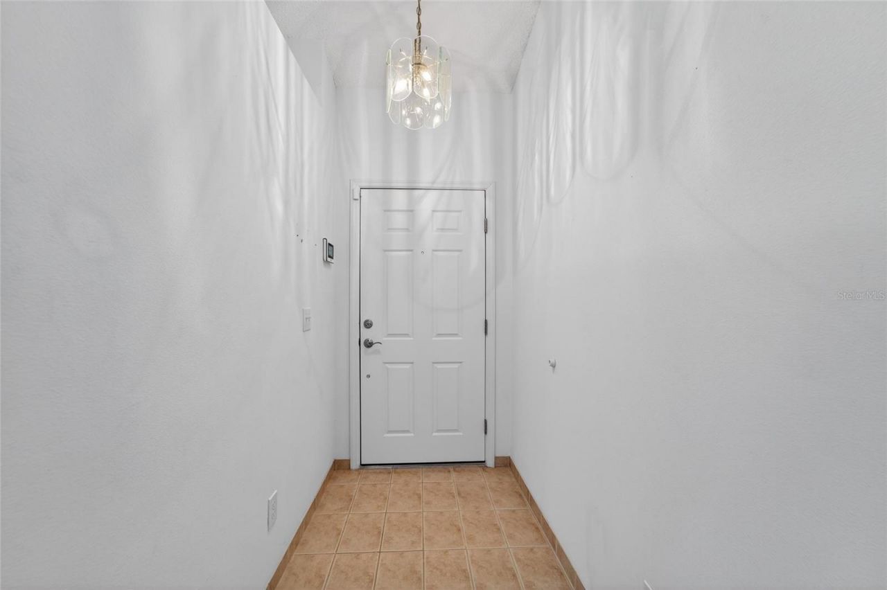 512 Atwood Avenue N, Saint Petersburg, FL 33702 Photo