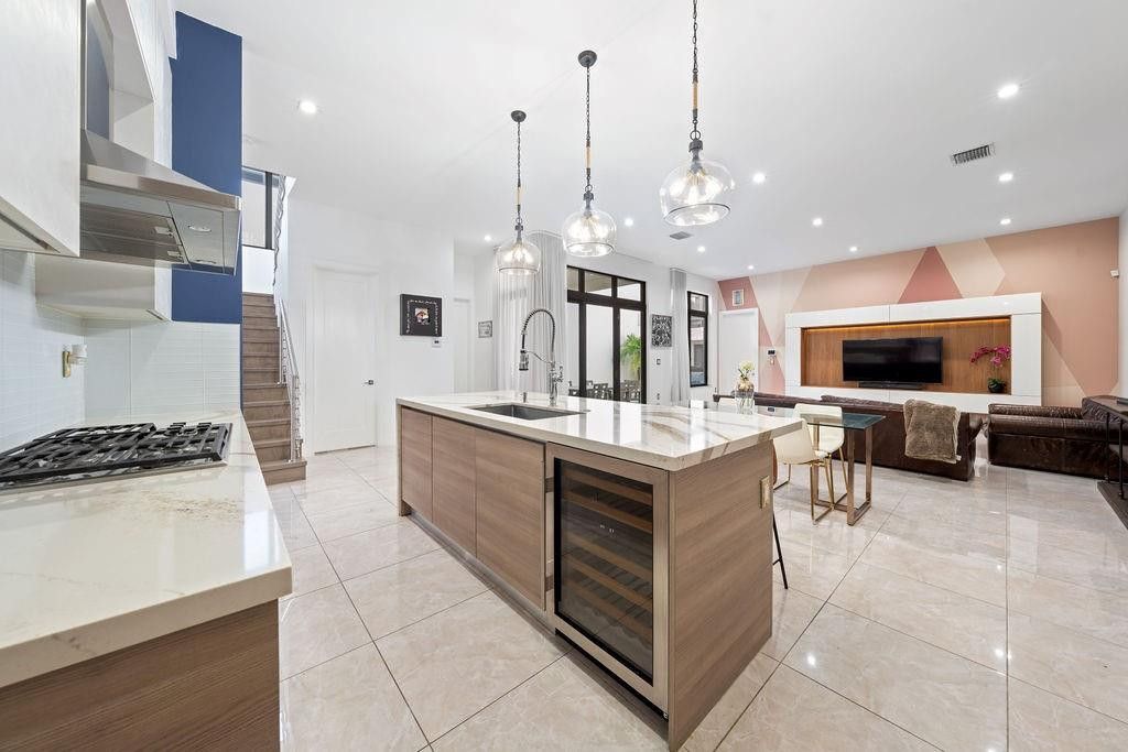 8225 Central Park Blvd, Doral, FL 33166 Photo