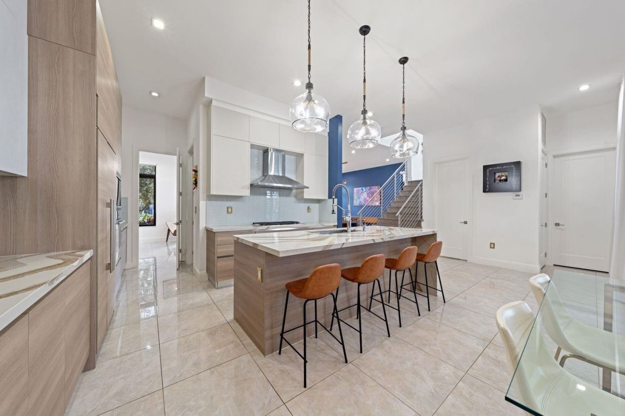 8225 Central Park Blvd, Doral, FL 33166 Photo