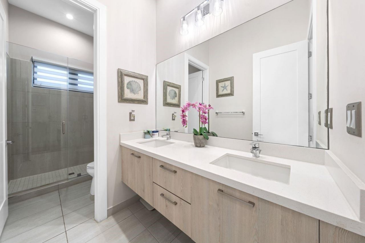 8225 Central Park Blvd, Doral, FL 33166 Photo