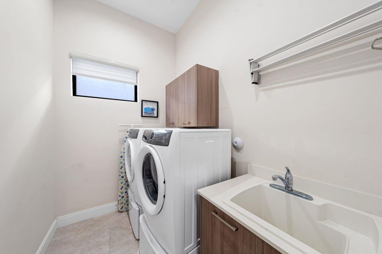 8225 Central Park Blvd, Doral, FL 33166 Photo