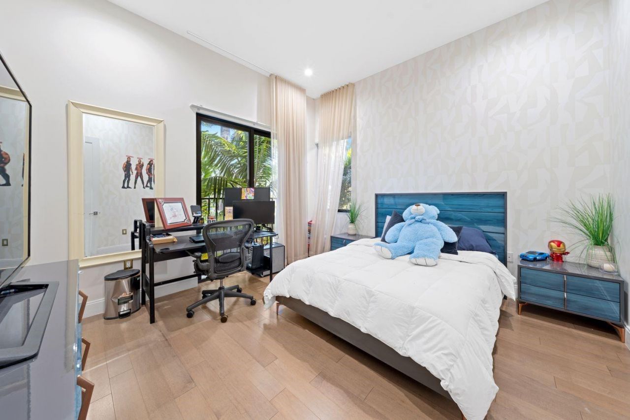 8225 Central Park Blvd, Doral, FL 33166 Photo