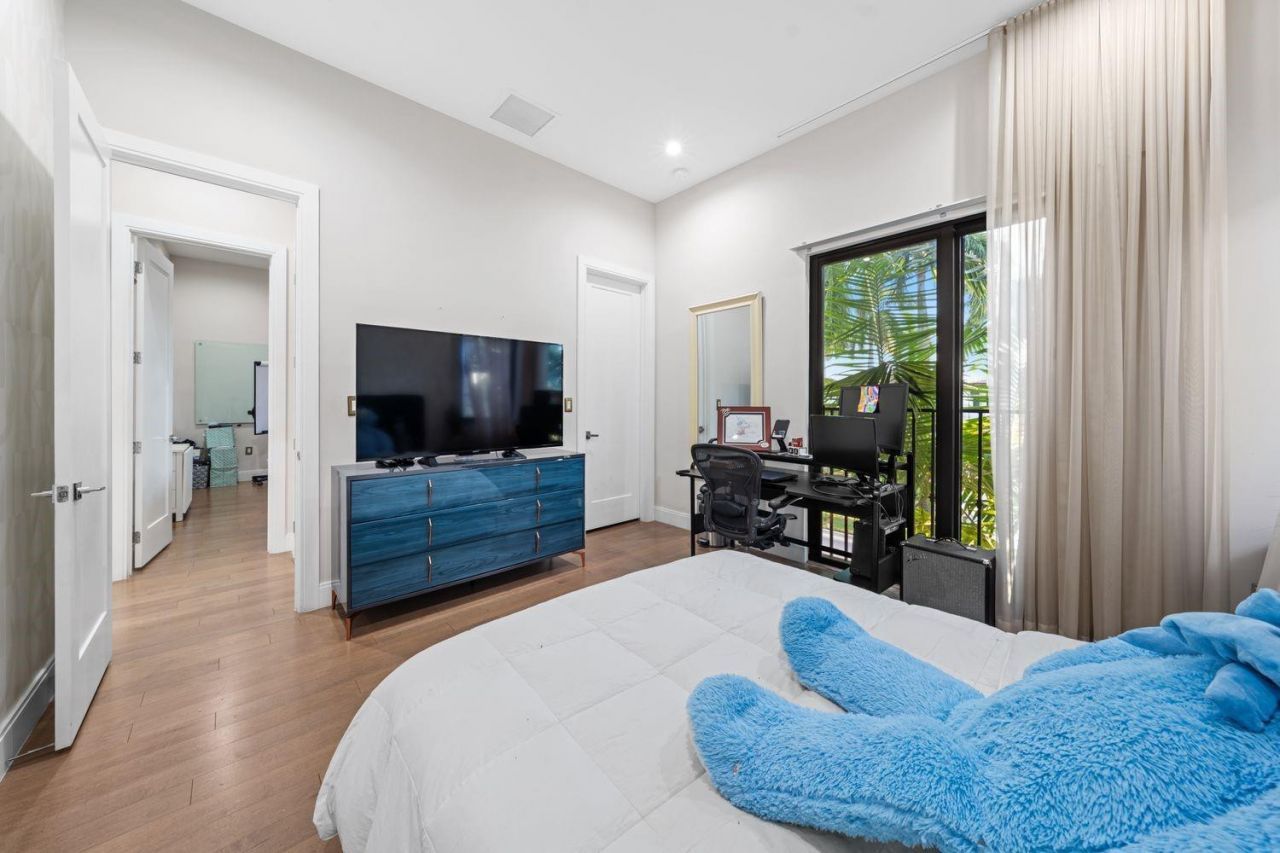 8225 Central Park Blvd, Doral, FL 33166 Photo