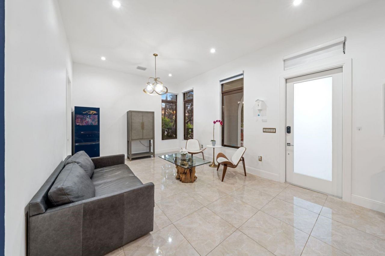 8225 Central Park Blvd, Doral, FL 33166 Photo