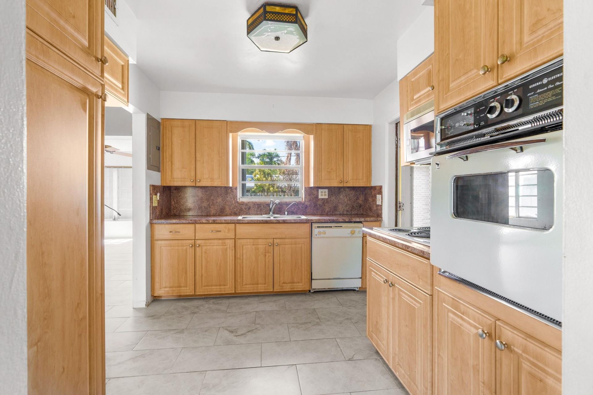 1941 NE 28th Avenue, Pompano Beach, FL 33062 Photo