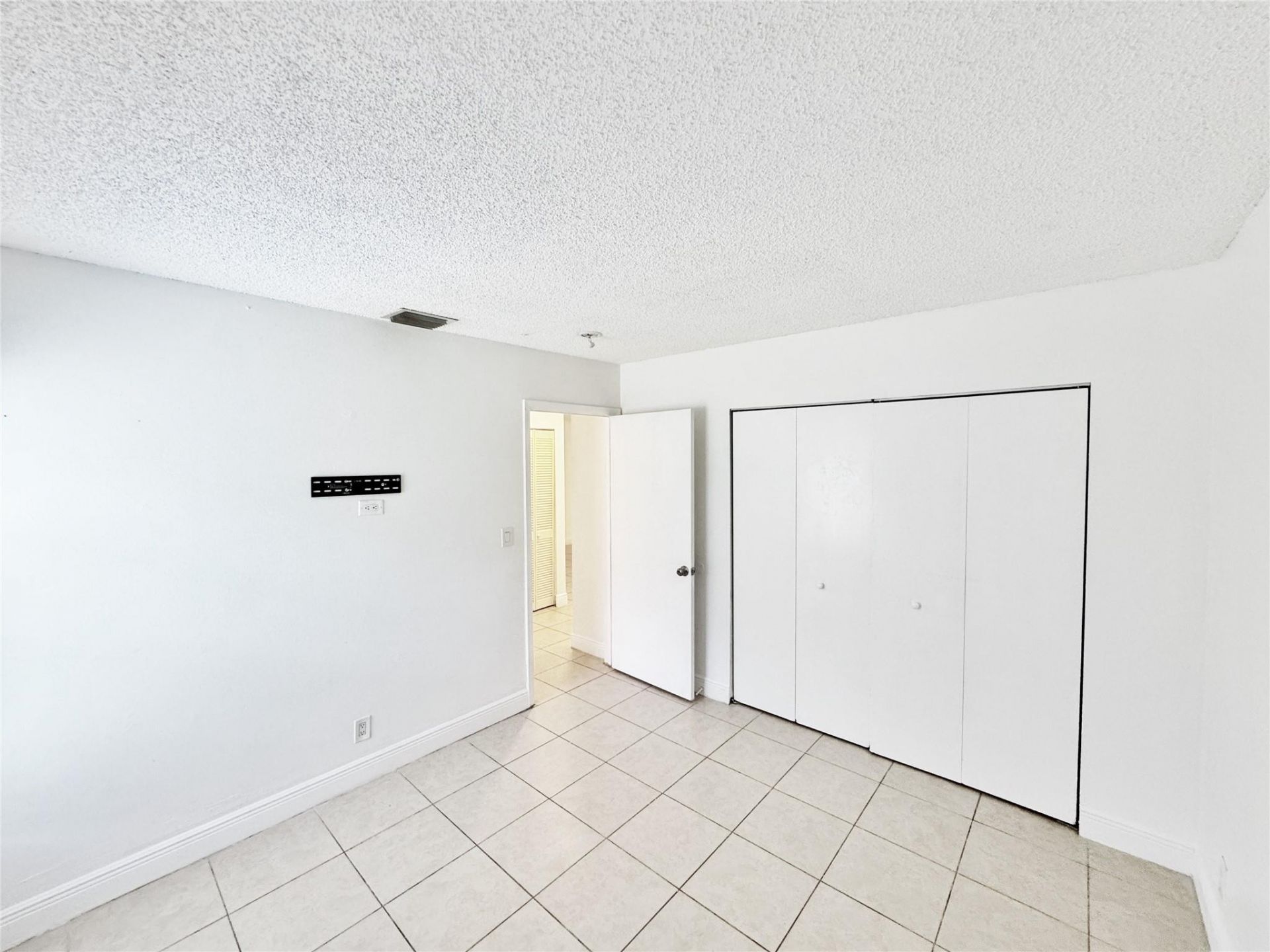 1136 NW 5th Court, Fort Lauderdale, FL 33311 Photo