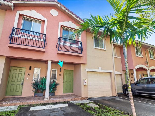 37 SE 3rd Avenue, Hallandale Beach, FL 33009