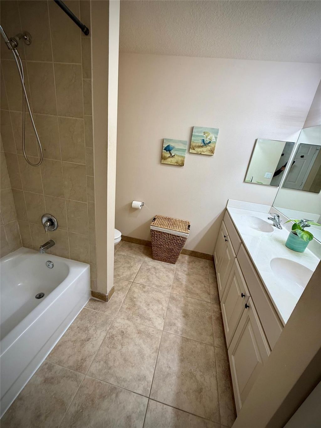 37 SE 3rd Avenue, Hallandale Beach, FL 33009 Photo