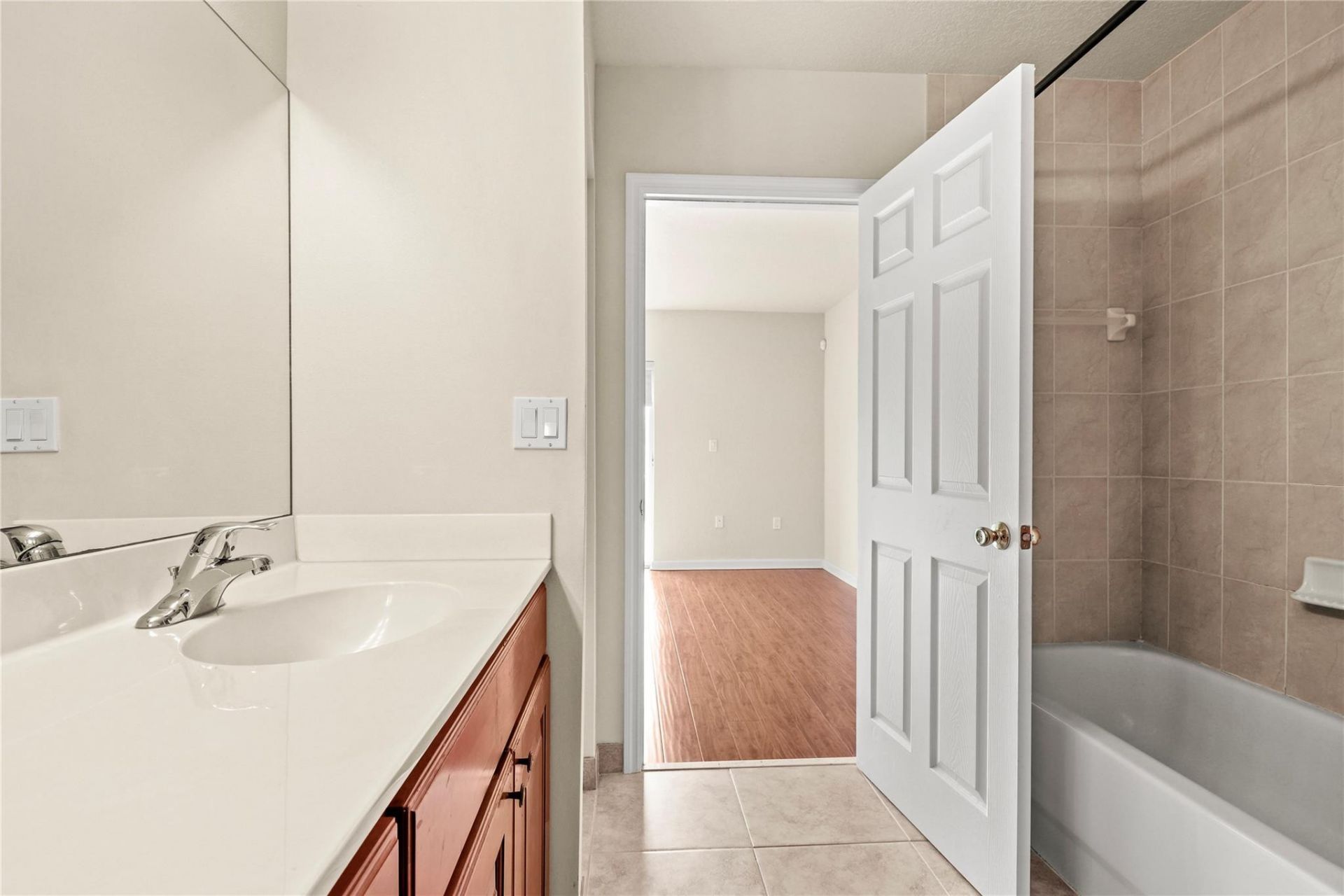 37 SE 3rd Avenue, Hallandale Beach, FL 33009 Photo