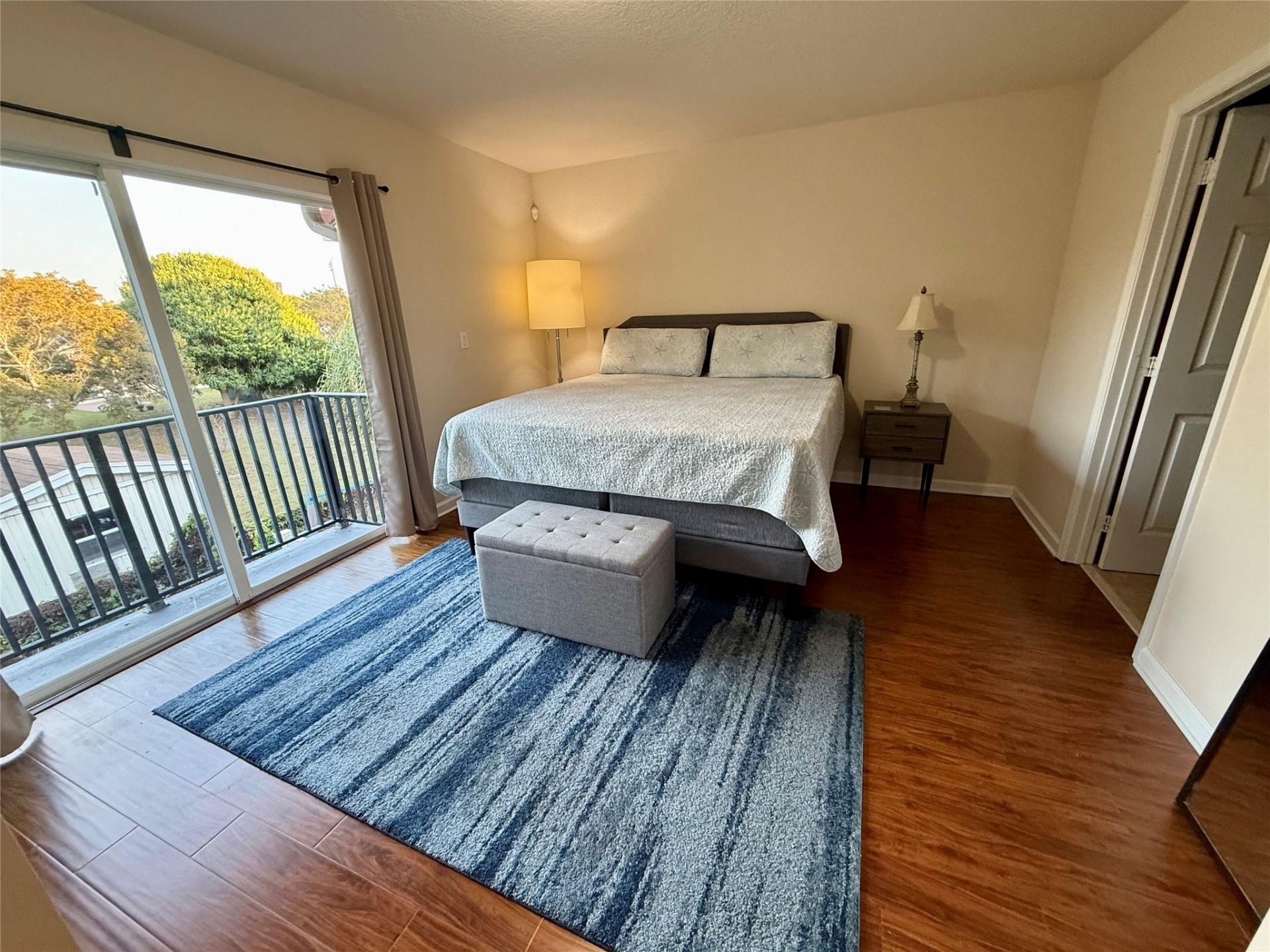 37 SE 3rd Avenue, Hallandale Beach, FL 33009 Photo