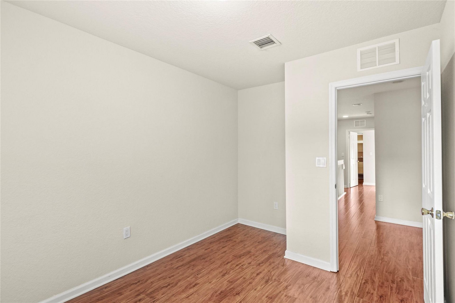 37 SE 3rd Avenue, Hallandale Beach, FL 33009 Photo