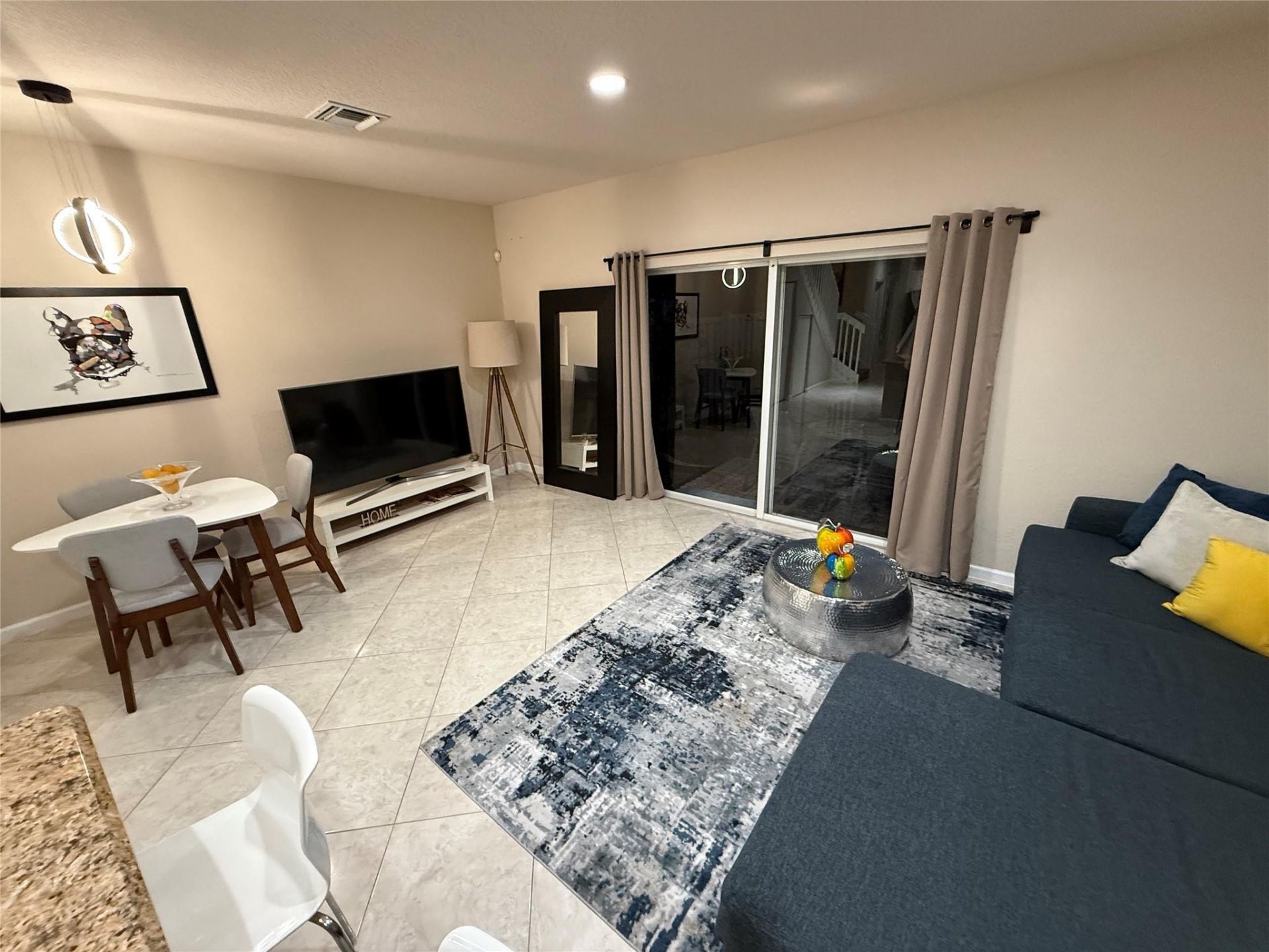 37 SE 3rd Avenue, Hallandale Beach, FL 33009 Photo