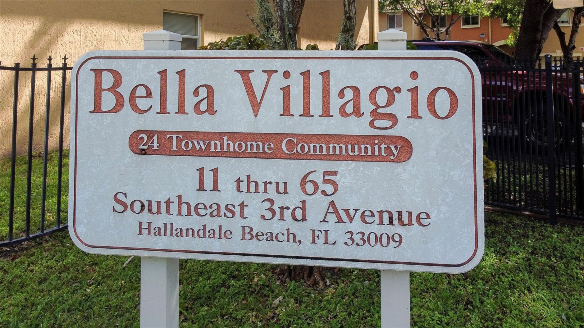 37 SE 3rd Avenue, Hallandale Beach, FL 33009 Photo