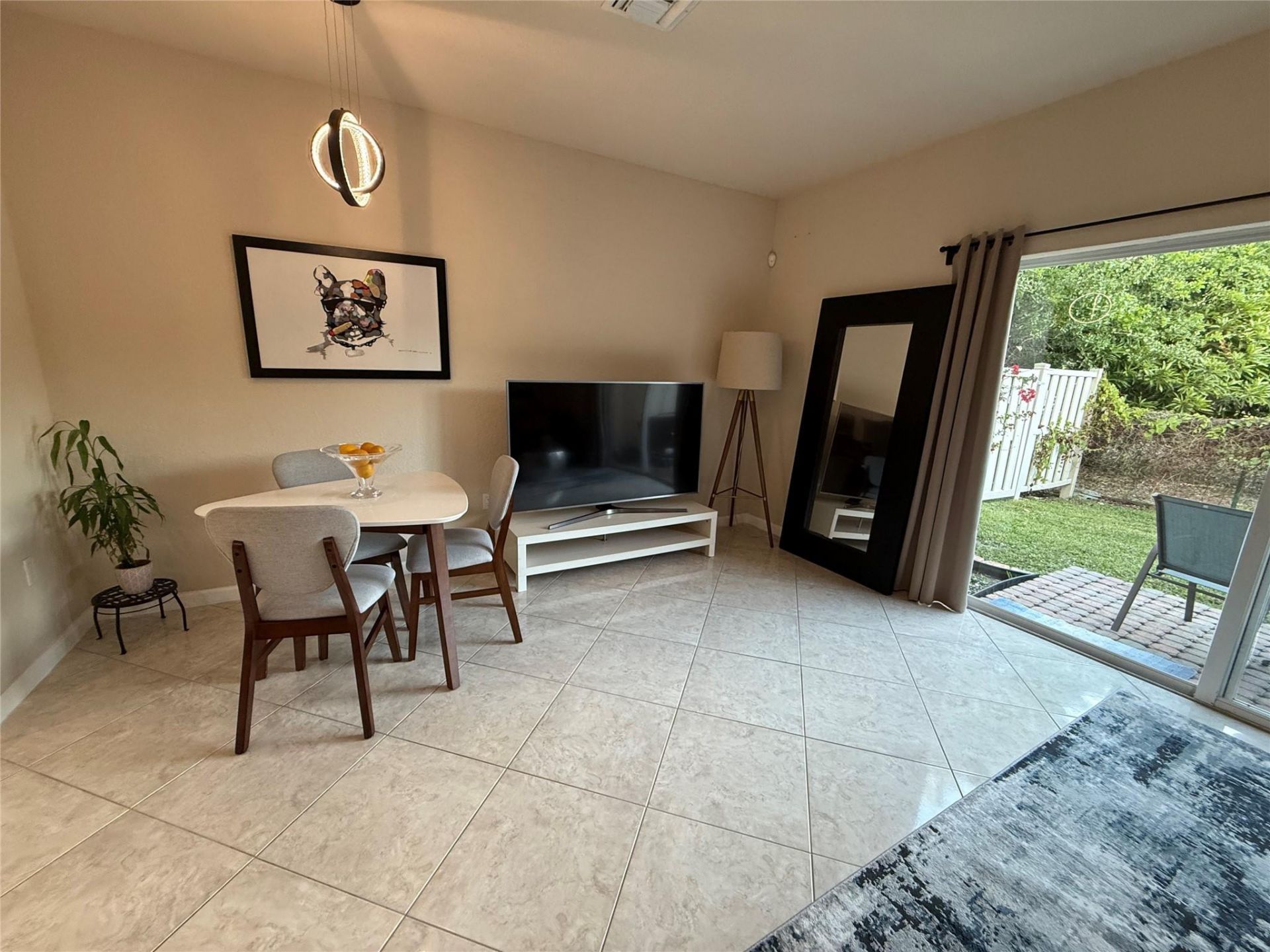 37 SE 3rd Avenue, Hallandale Beach, FL 33009 Photo