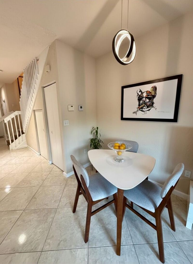 37 SE 3rd Avenue, Hallandale Beach, FL 33009 Photo