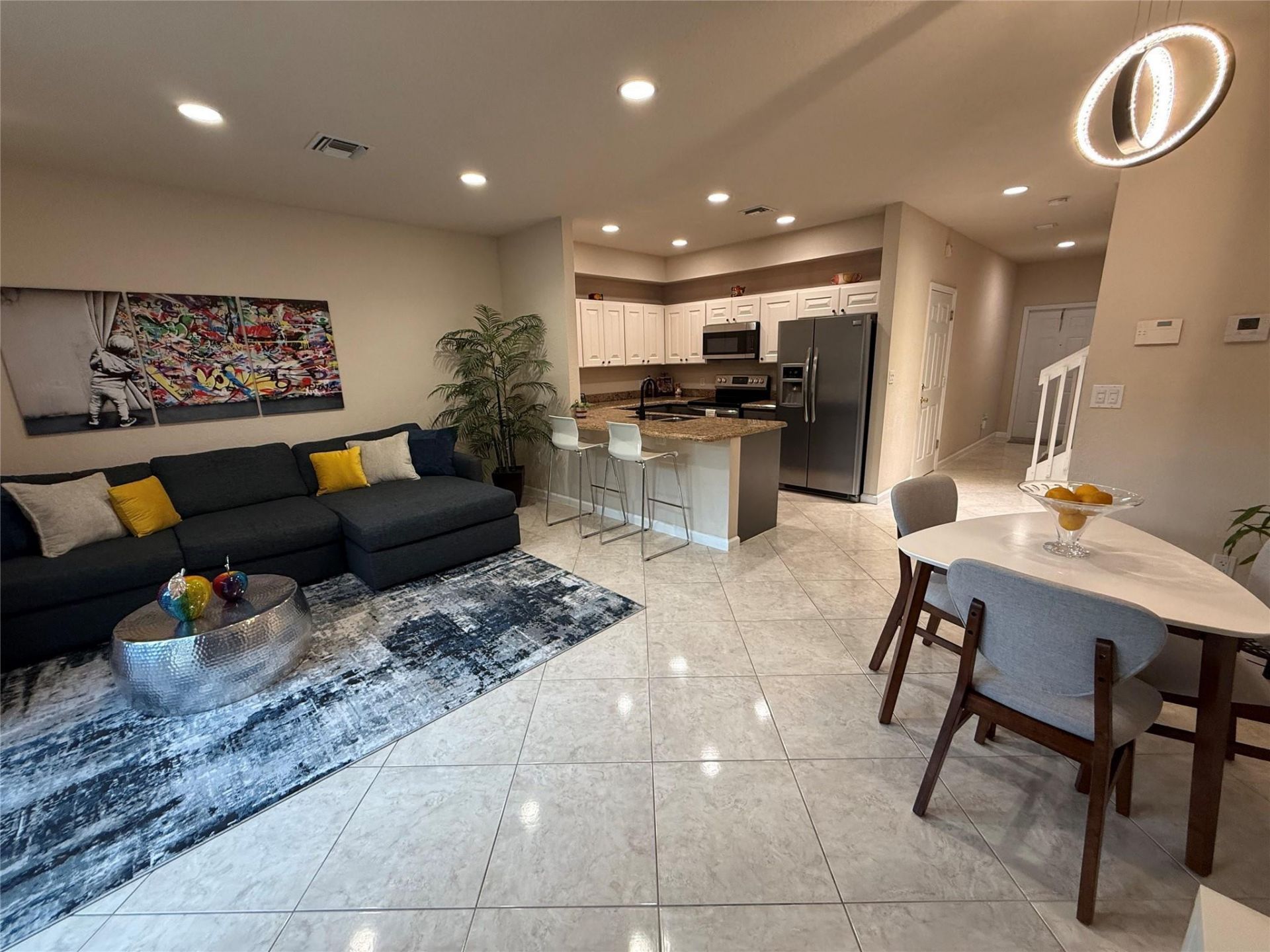 37 SE 3rd Avenue, Hallandale Beach, FL 33009 Photo