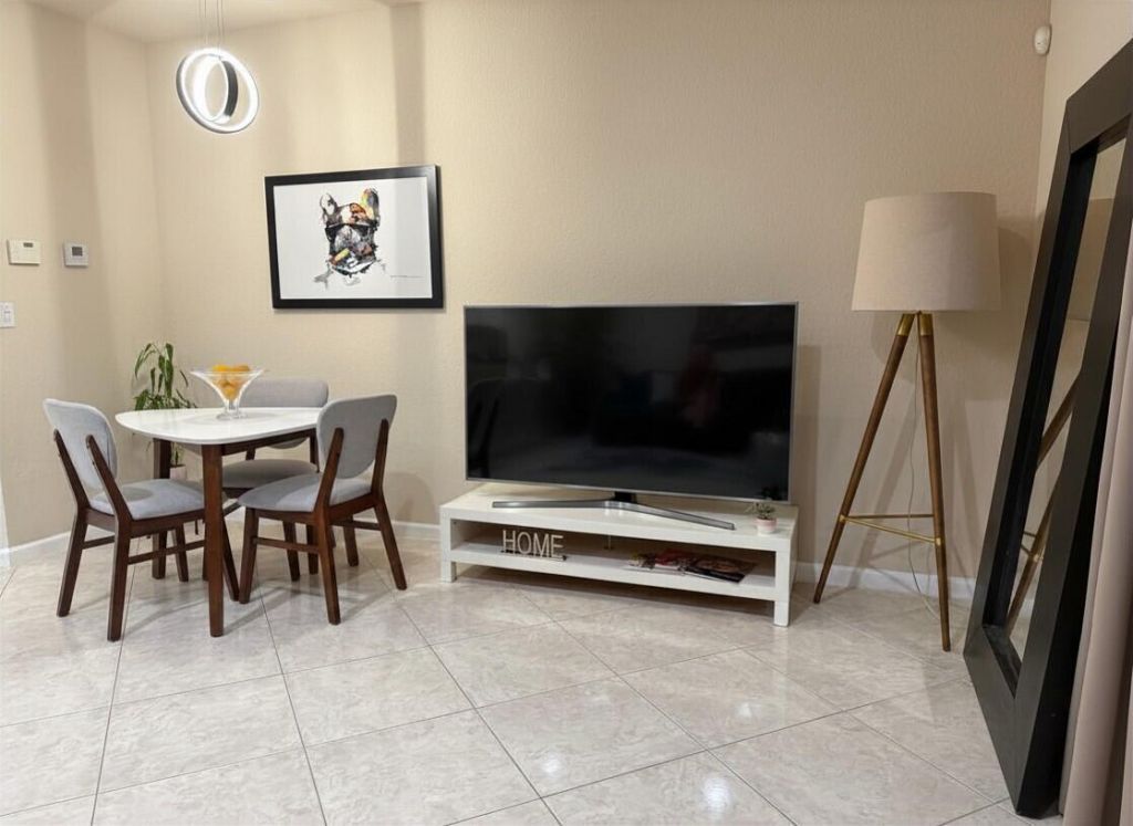 37 SE 3rd Avenue, Hallandale Beach, FL 33009 Photo