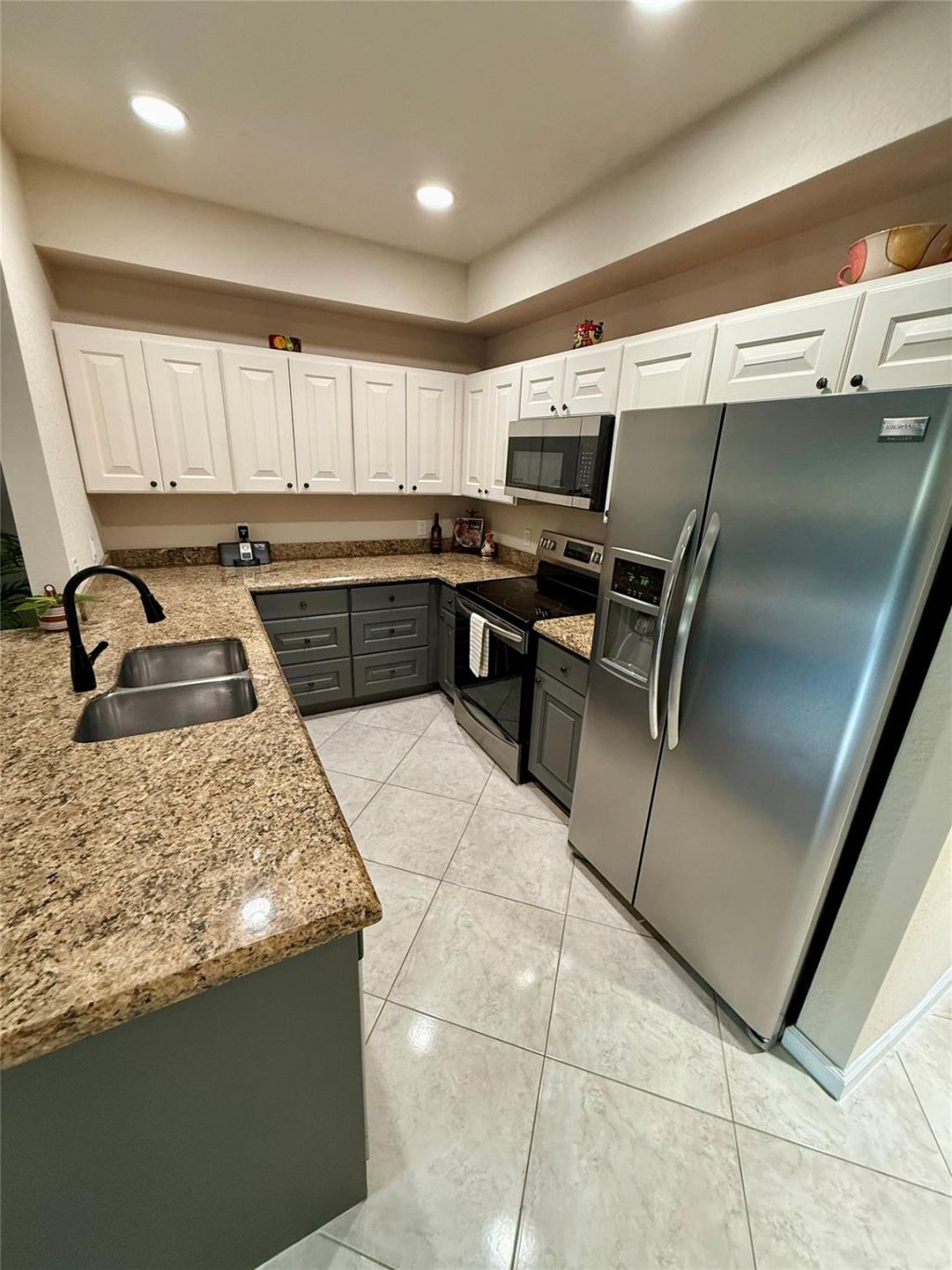 37 SE 3rd Avenue, Hallandale Beach, FL 33009 Photo